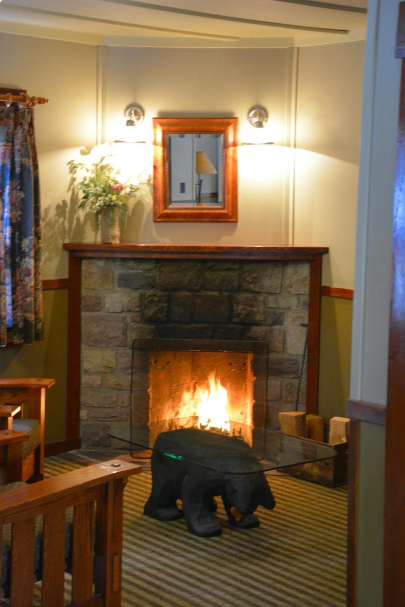 Johnston Canyon Lodge & Bungalows Castle Junction Extérieur photo